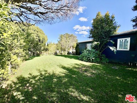 Tiny photo for 2850 Delaware Avenue, Santa Monica, CA 90404 (MLS # 26666177)