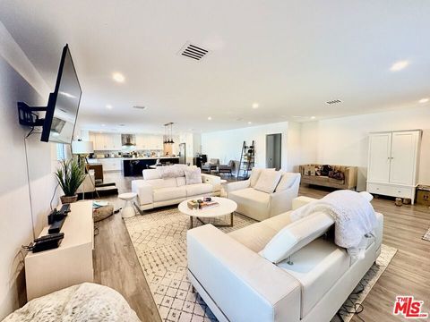 Tiny photo for 2850 Delaware Avenue, Santa Monica, CA 90404 (MLS # 26666177)