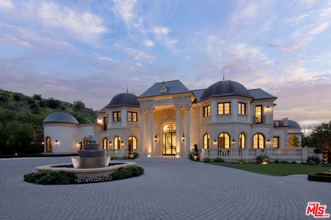 Photo of 25300 Prado De La Magia, Calabasas, CA 91302 (MLS # 26647709)