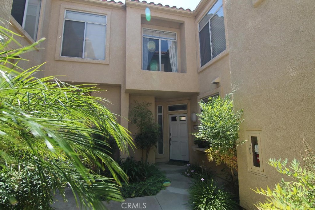 LOCATED IN THE BEAUTIFUL TERRACES OF SIERRA DEL ORO COMMUNITY, THIS HOME OFFERS 3 GOOD SIZE BEDROOMS, CATHEDRAL CEILINGS, WOODEN FLOORING, UPGRADED KITCHEN WITH GRANITRE COUNTER TOPS, PRIMARY BEDROOM HAS A WALK IN SHOWER, PROPERTY OFFERS A FIREPLACE FOR COZY NIGHTS, DIRECT GARAGE ACCESS FOR TOTAL PRIVACY, ****CONVENIENTLY LOCATED NEAR ORANGE COUNTY, FREEWAYS, AND SHOPPING.