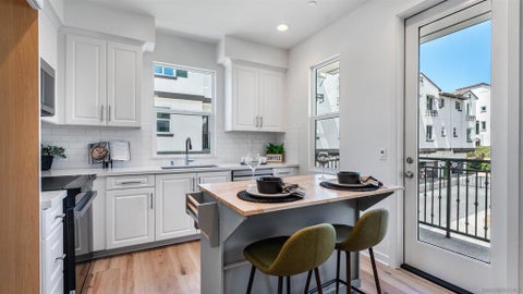 Photo of 329 Ocotillo Gl Gln, Escondido, CA 92025 (MLS # 260021708SD)