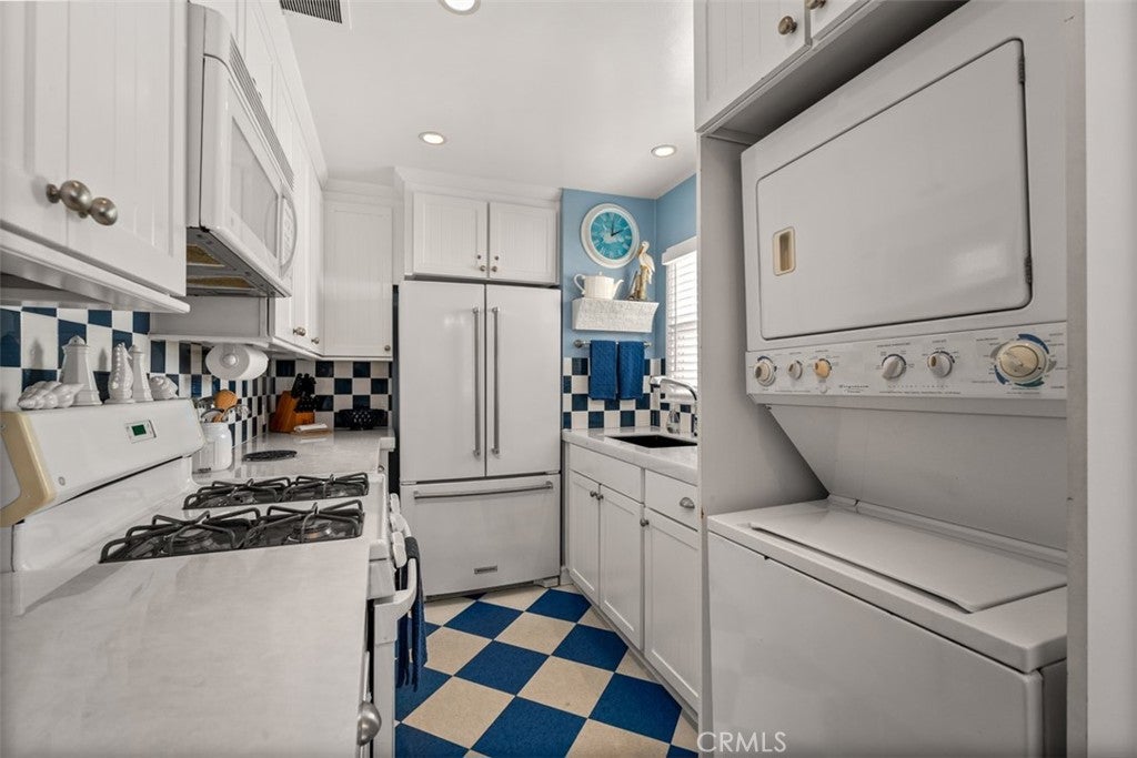1527 W Balboa, Newport Beach CA 92663 - Photo 12