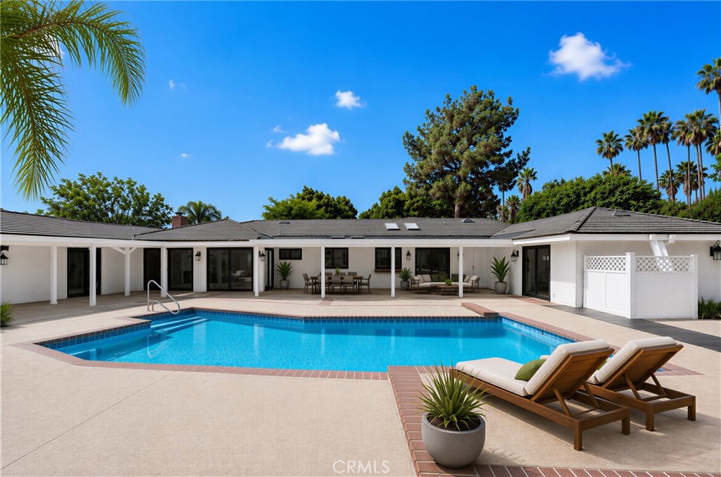 225 Summit Road