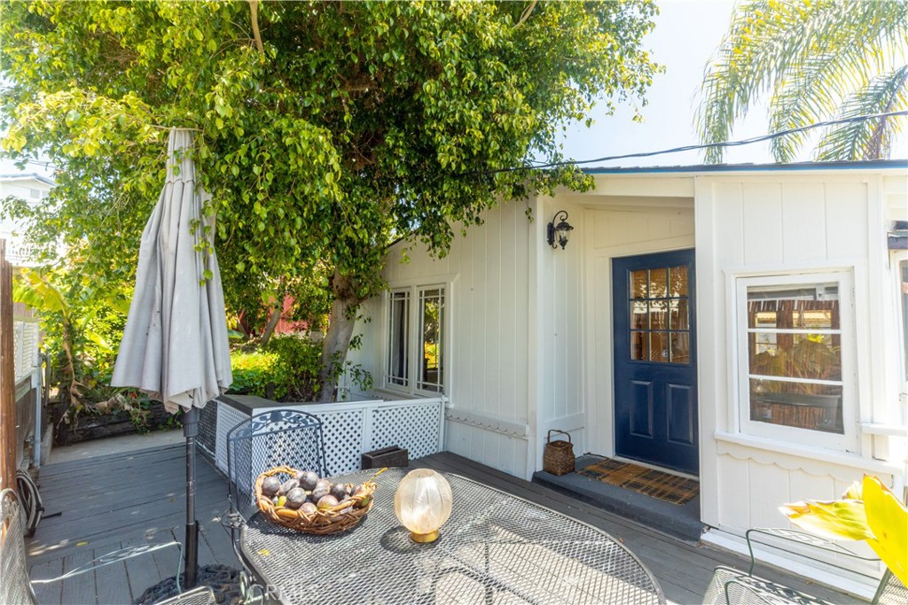 Offered Furnished or Unfurnished. 1BR/1BA Coastal Bungalow. Wonderful Capo Beach neighborhood close to world famous beaches, Dana Point Harbor, grocery stores, restaurants, and local shops. Amazing "House w/Yard!"