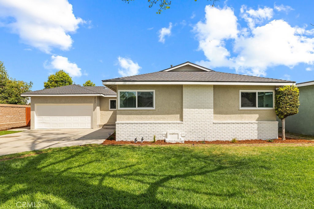 2177 W Midwood