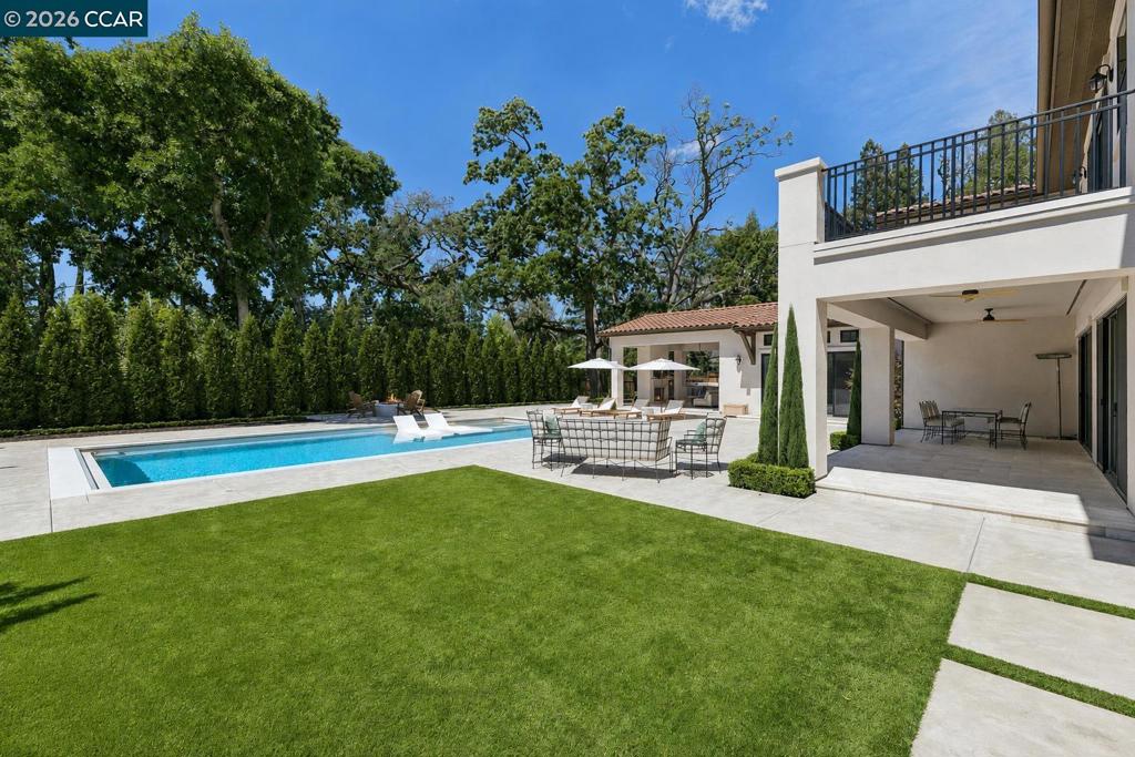 1575 Avenida Nueva