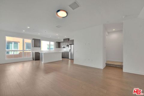 Photo of 1144 W Alma Lane, Los Angeles, CA 90038 (MLS # 26669025)