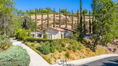 Photo of 32355 Saddle Mountain Drive, Westlake Village, CA 91361 (MLS # 226003803)