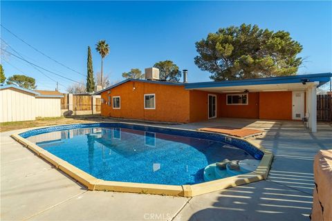 Photo of 15921 Melva St, Mojave, CA 93501 (MLS # SR26018226)