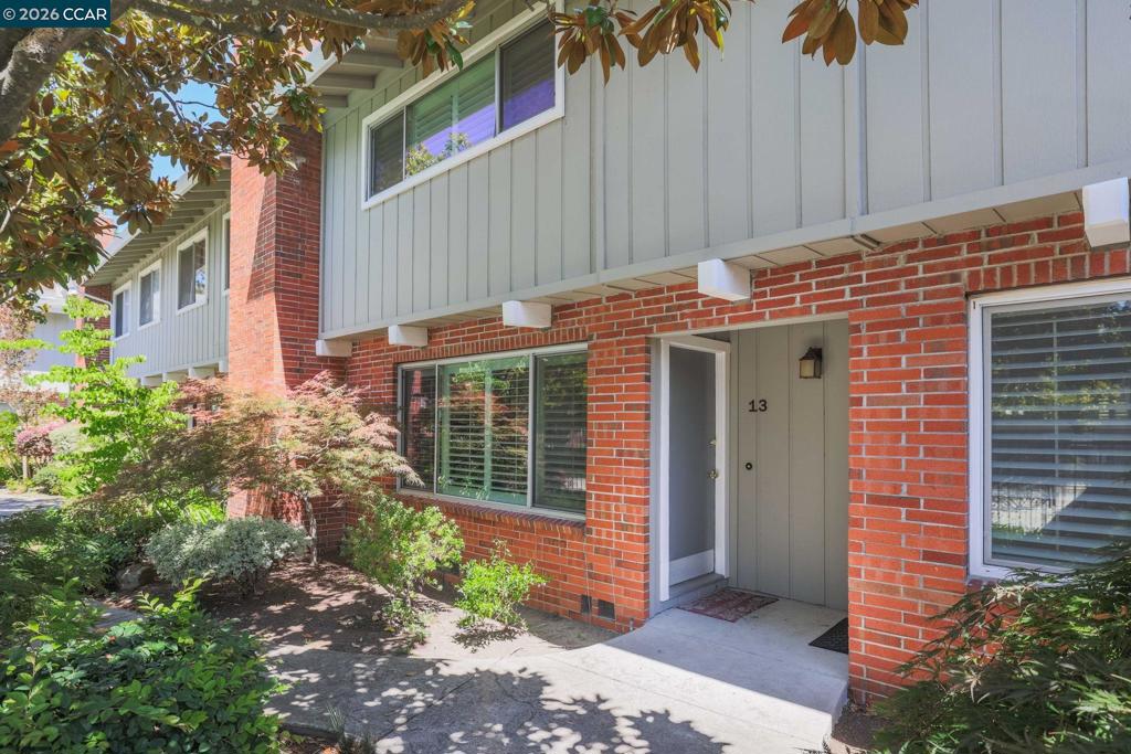 2135 Ascot Dr DR 13, Moraga CA 94556