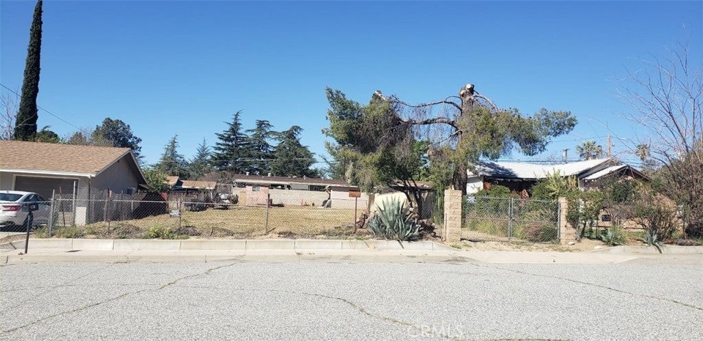 0 N Woodland Avenue