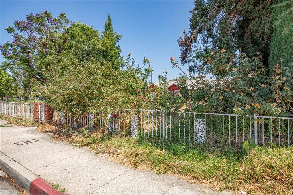 17337 Saticoy
