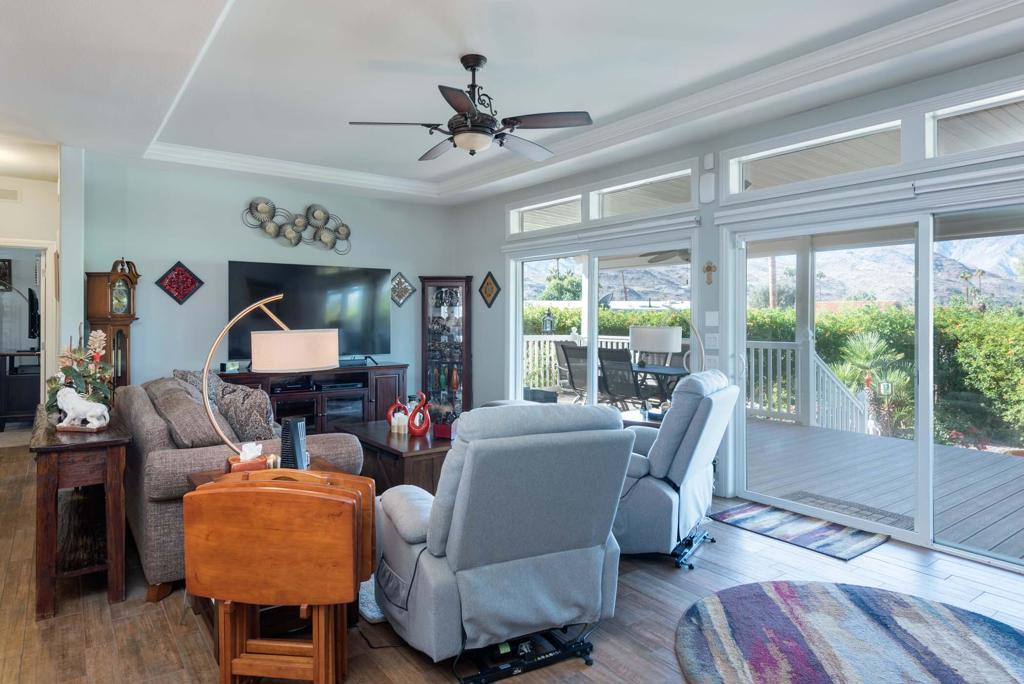 Palm Springs View Es - Manufactured In Park