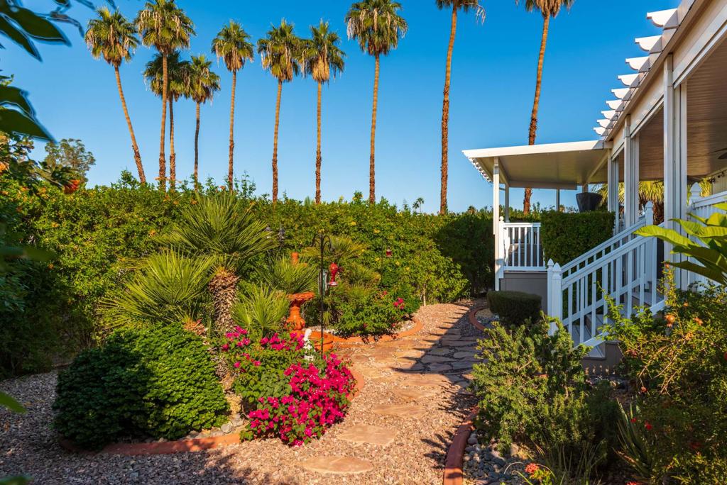 Palm Springs View Es - Manufactured In Park