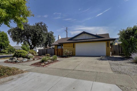 Photo of 352 Utica Lane, San Jose, CA 95123 (MLS # ML82060487)