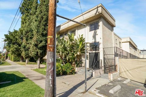 Photo of 15329 Vose Street, Van Nuys, CA 91406 (MLS # 26662427)