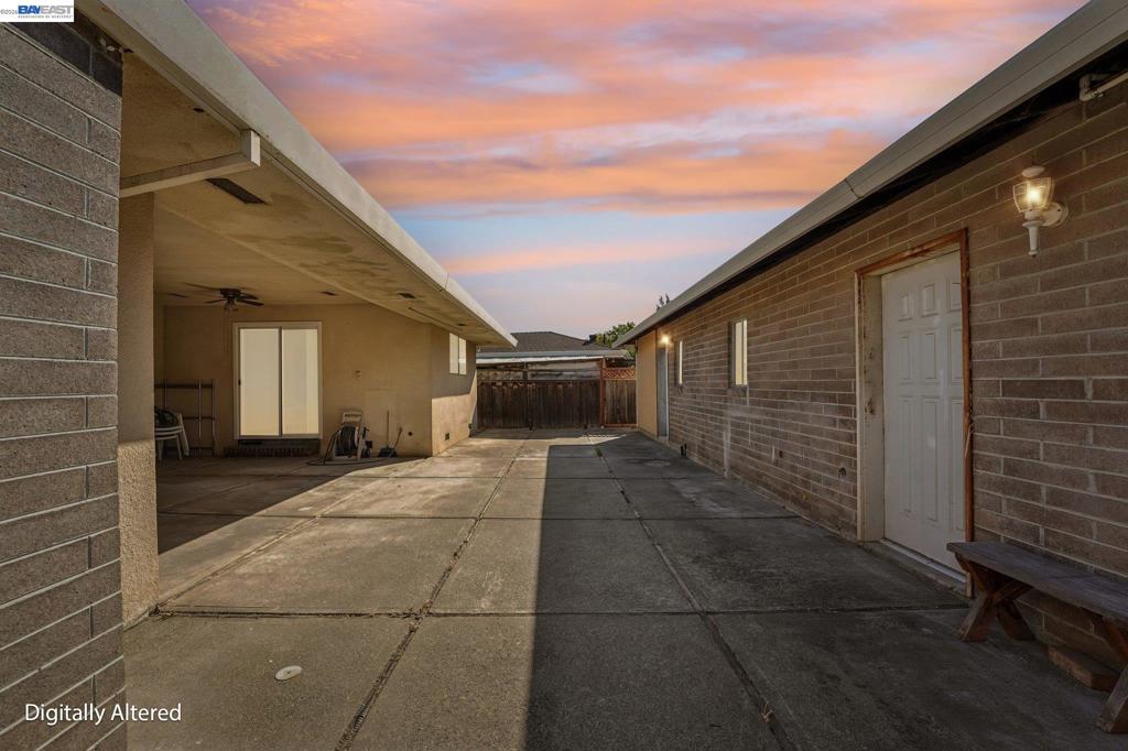 214 Redondo Dr