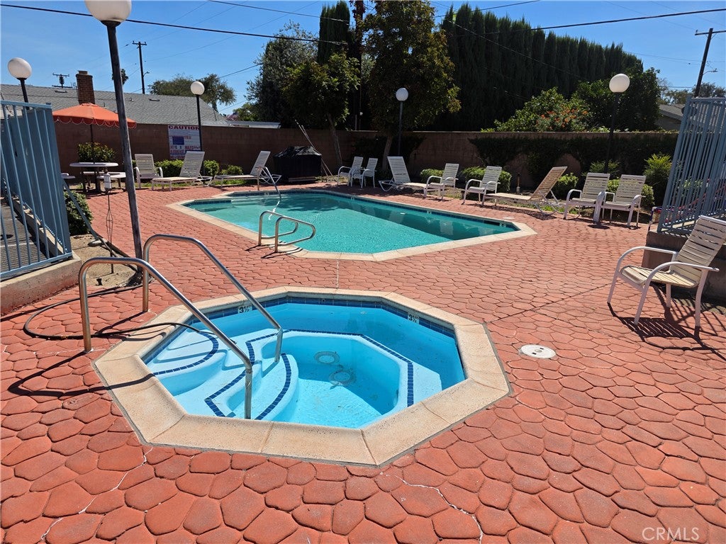 1265 S Neveen