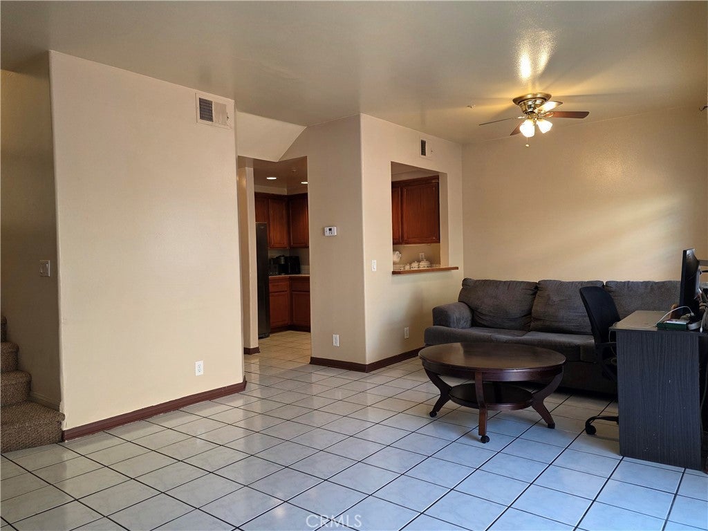 1265 S Neveen