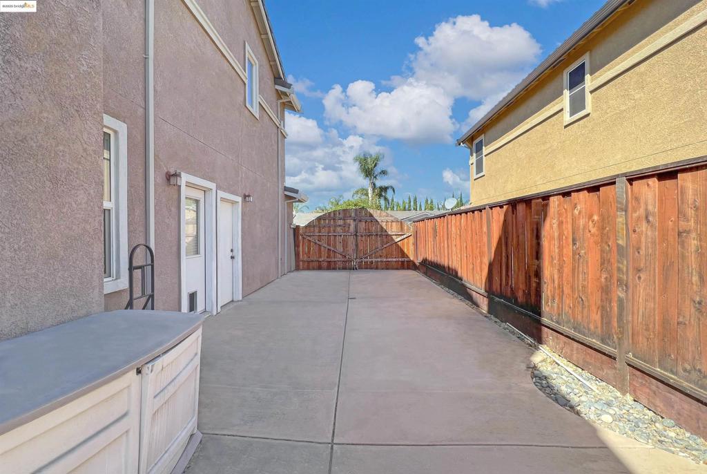 CAMPANELLO - Residential Lease