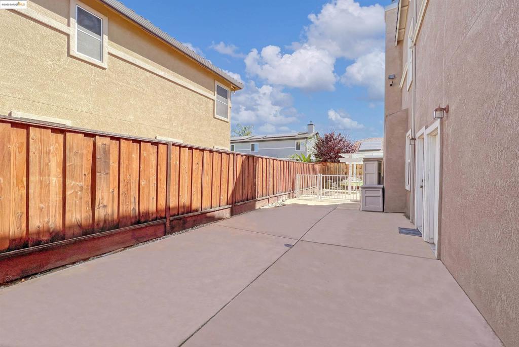 CAMPANELLO - Residential Lease