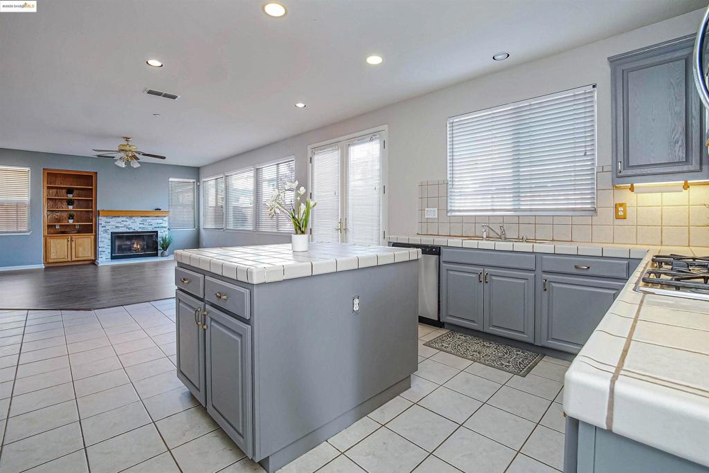 CAMPANELLO - Residential Lease