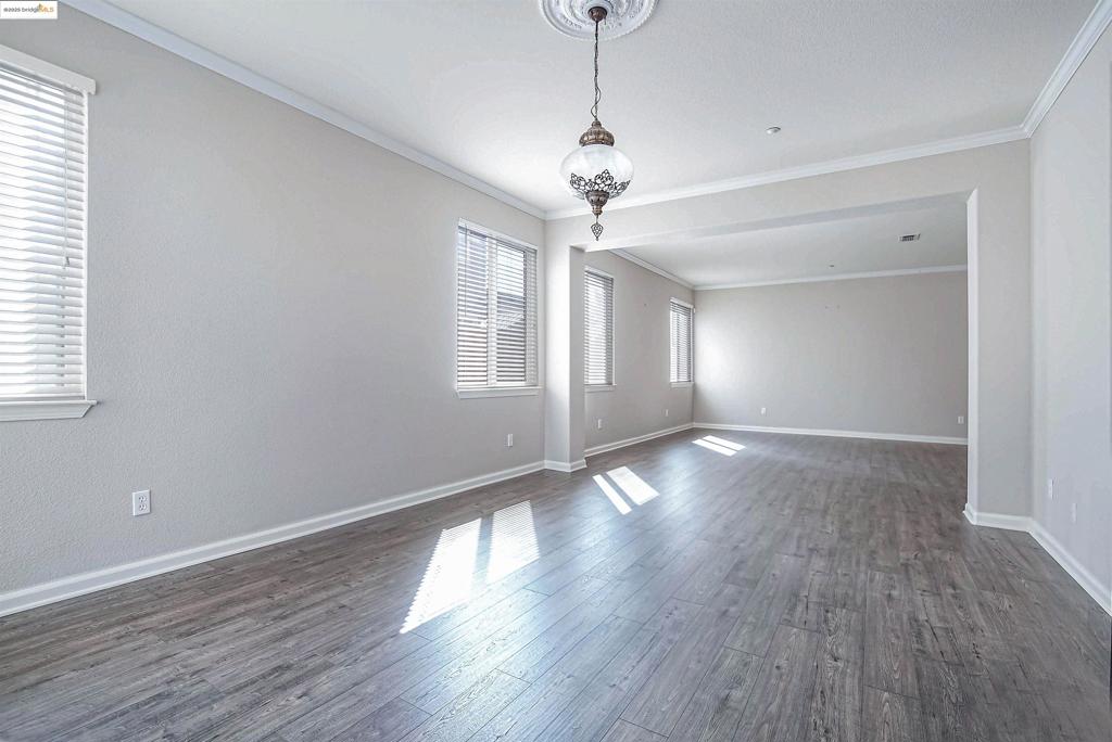 CAMPANELLO - Residential Lease