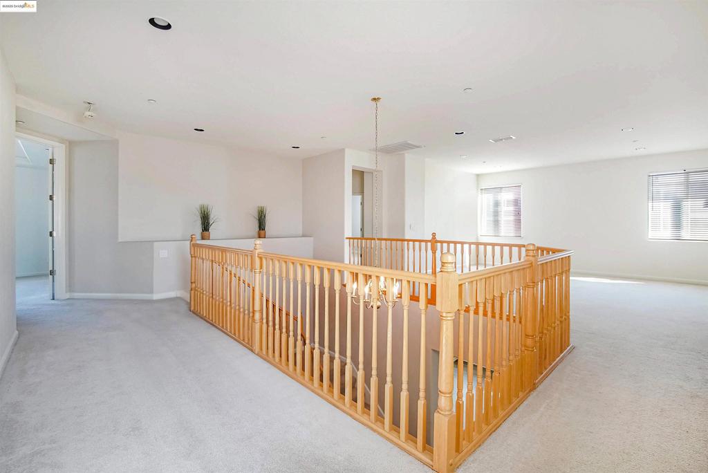 CAMPANELLO - Residential Lease