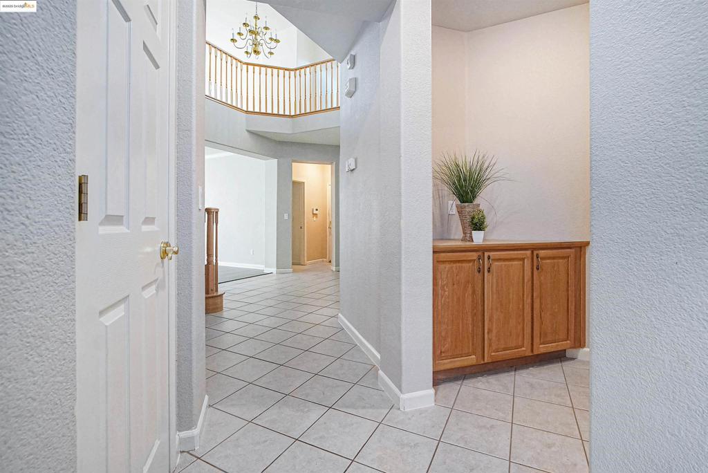 CAMPANELLO - Residential Lease