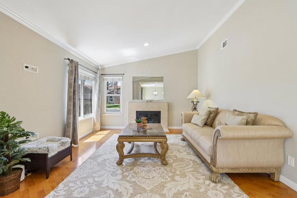 524 Lanfair