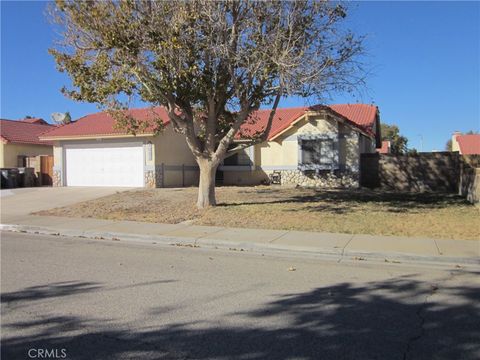 Photo of 1021 Brianna Ave, Lancaster, CA 93535 (MLS # SR26069138)