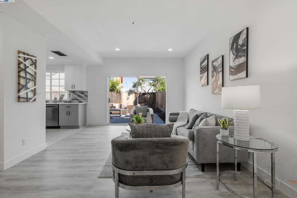 UNION LANDING - Residential