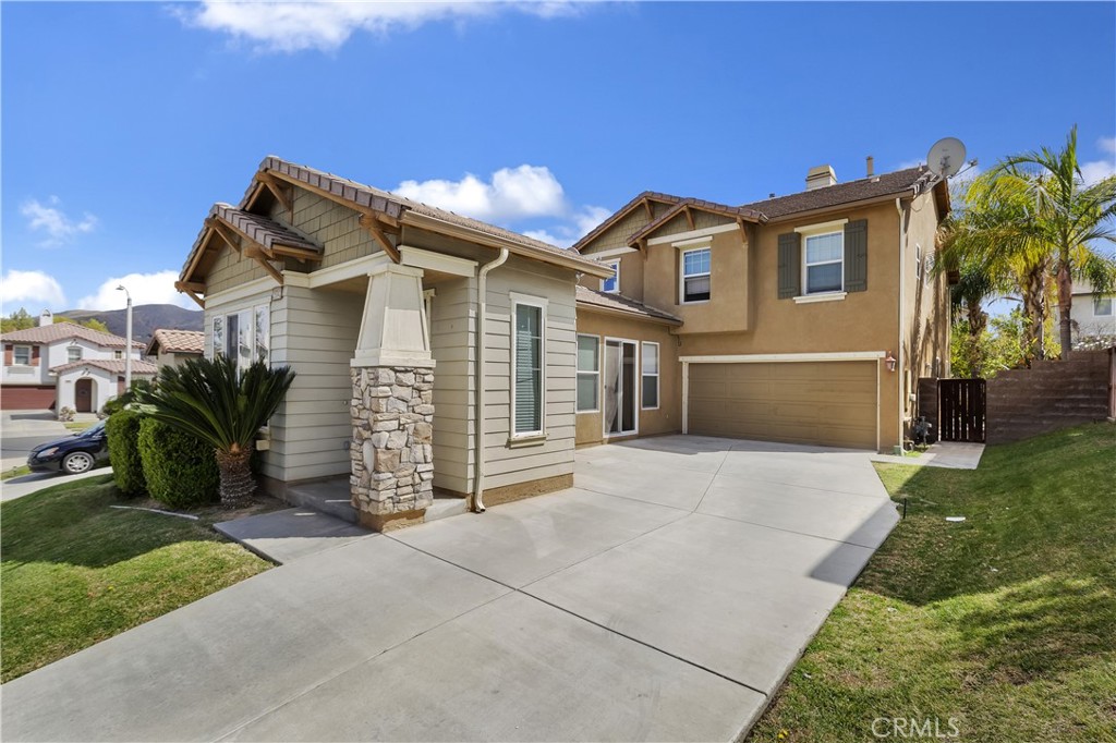 Check out this amazing Sycamore Creek, Corona home for lease. A 3 bedroom, 2 and 1/2 bath two-story home, located on a cul-de-sac street. You’ll be delighted by the mountain views and all the community has to offer. As you enter the home you’ll enjoy a spacious floor plan with a formal entry way and dining room. The gorgeous and modern kitchen, features a center island and plenty of cabinet and counter top space. The open kitchen overlooks the large living room area, featuring a fire place and entertainment/study nook. You can transition out of the living room to the serene back yard that offers a nice covered space to relax with tree and nature views. There is a down stairs 1/2 bathroom and direct access to the 2-car garage. As you proceed upstairs you’ll have a loft area that could be an office or extra living room space. There are three bedrooms on the 2nd floor, and a dedicated laundry room. The sizable main bedroom enters into the en suite bathroom highlighting a separate shower and bathtub and two sinks. You also have a large walk-in closet. The two other upstair bedrooms have access to an additional full bathroom. Outside of the home, you’ll enjoy the large, private drive-way and the curb appeal of the home.
The Sycamore Creek community features a large outdoor swimming pool, spa, gym and clubhouse. Close to a K-8 school, Shopping Center, Deleo Sports Park, Tom’s Farms and Dos Lagos. Looking for a home in a growing neighborhood that feels like you’re away from it all, but still close to shopping, restaurants and entertainment - then this home is for you!