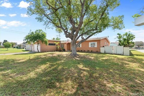 Photo of 554 W Verness St, Covina, CA 91723 (MLS # IG26069165)