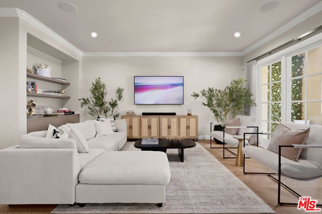 11500 San Vicente Boulevard 202