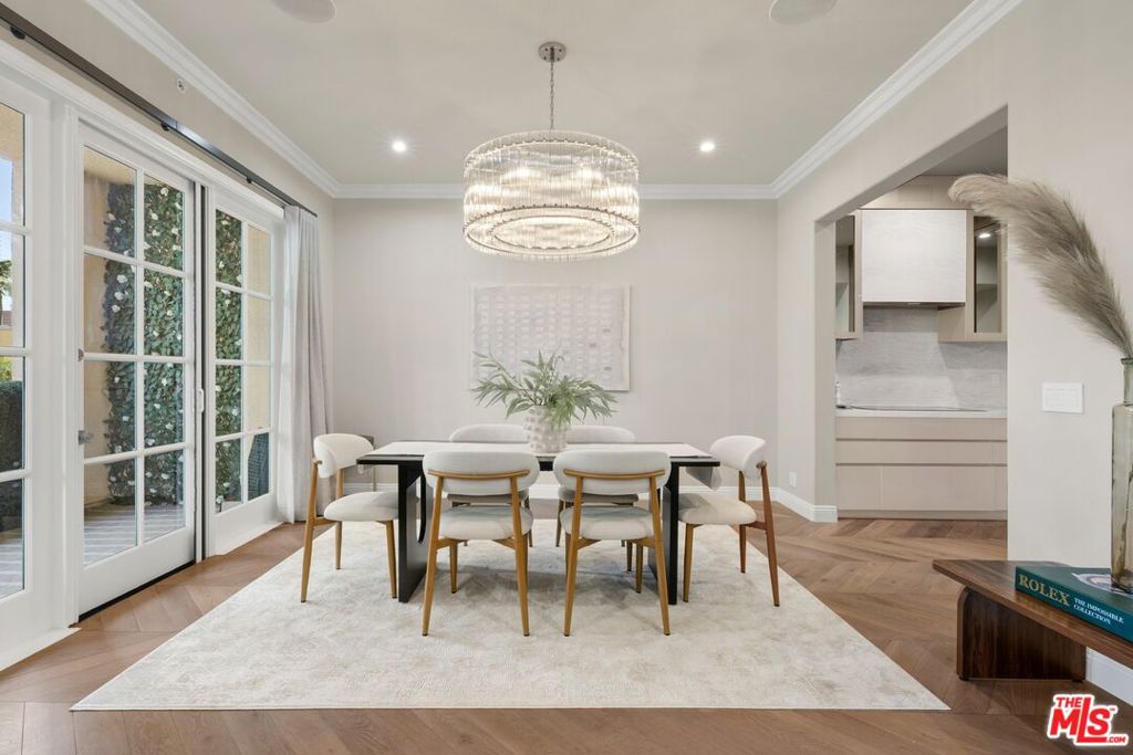 11500 San Vicente Boulevard 202