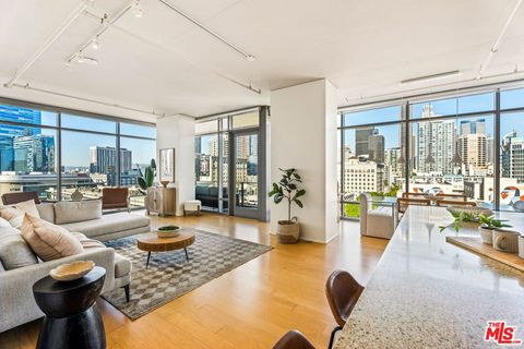 Photo of 1100 S Hope Street #1116, Los Angeles, CA 90015 (MLS # 25613773)