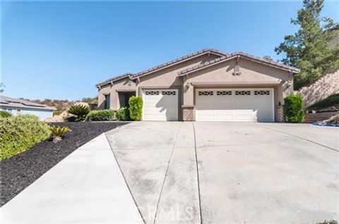 Photo of 29248 Sandpiper Dr, Lake Elsinore, CA 92530 (MLS # WS26084265)