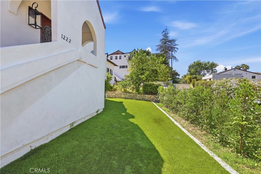 1222 Princeton Drive, Glendale CA 91205