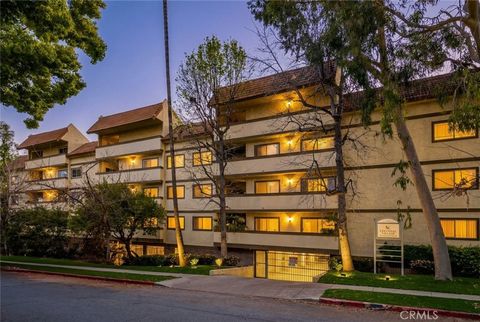 Photo of 1339 N Columbus Avenue #102, Glendale, CA 91202 (MLS # GD26046517)