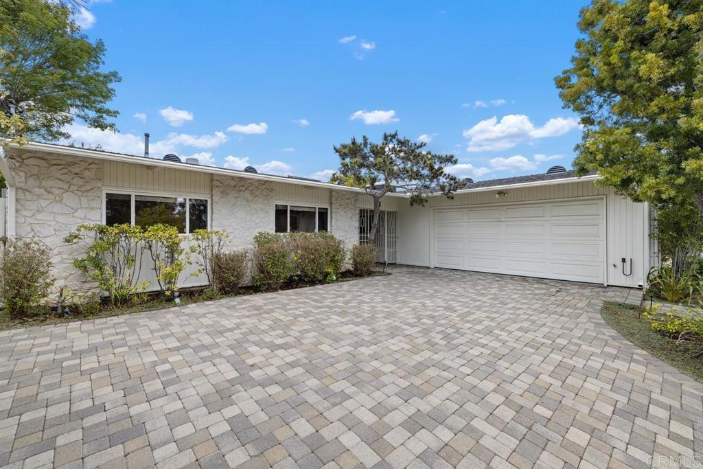 5825 Cactus Way