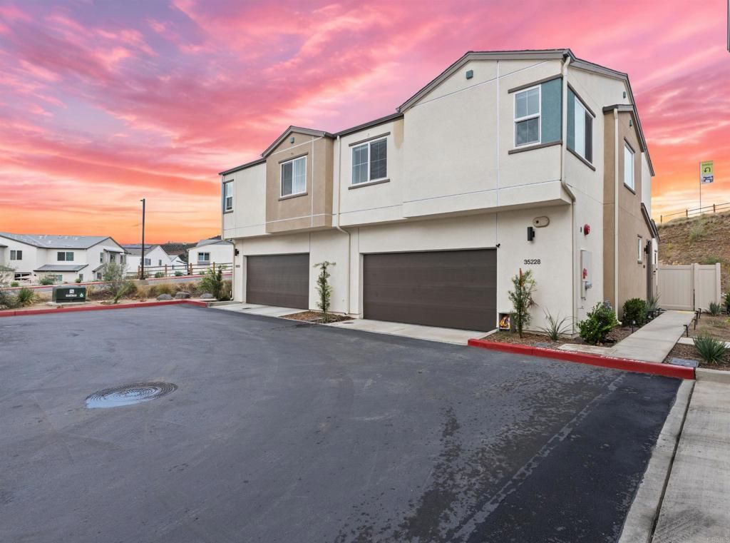 Photo of 35228 TUFT PLACE Ln, Fallbrook, CA 92028 (MLS # NDP2510107)