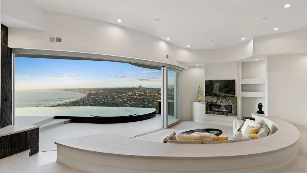 La Jolla, California 92037, United States, 5 Bedrooms Bedrooms, ,6 BathroomsBathrooms,Residential,Active,125658