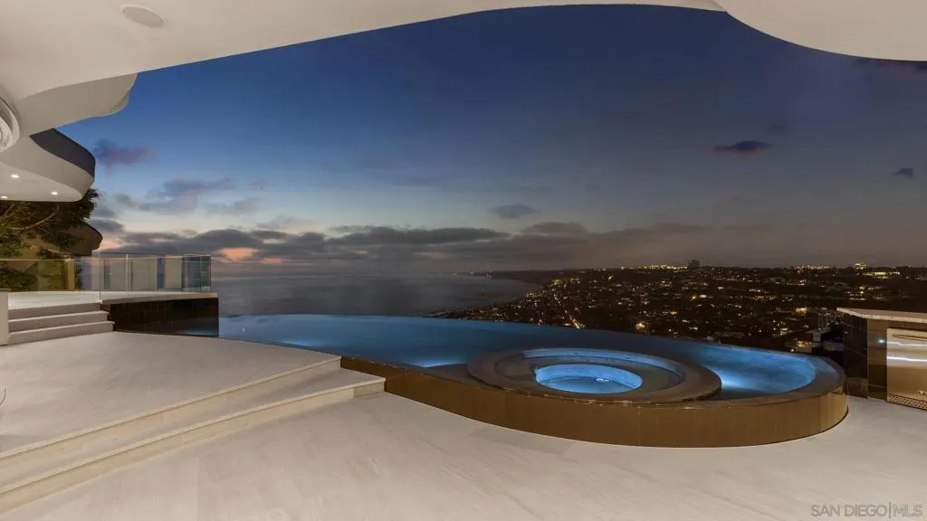 La Jolla, California 92037, United States, 5 Bedrooms Bedrooms, ,6 BathroomsBathrooms,Residential,Active,125658