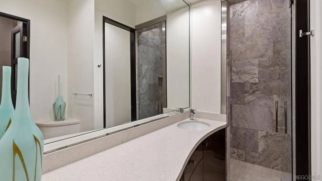 La Jolla, California 92037, United States, 5 Bedrooms Bedrooms, ,6 BathroomsBathrooms,Residential,Active,125658