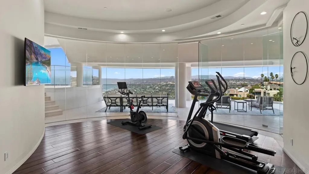 La Jolla, California 92037, United States, 5 Bedrooms Bedrooms, ,6 BathroomsBathrooms,Residential,Active,125658