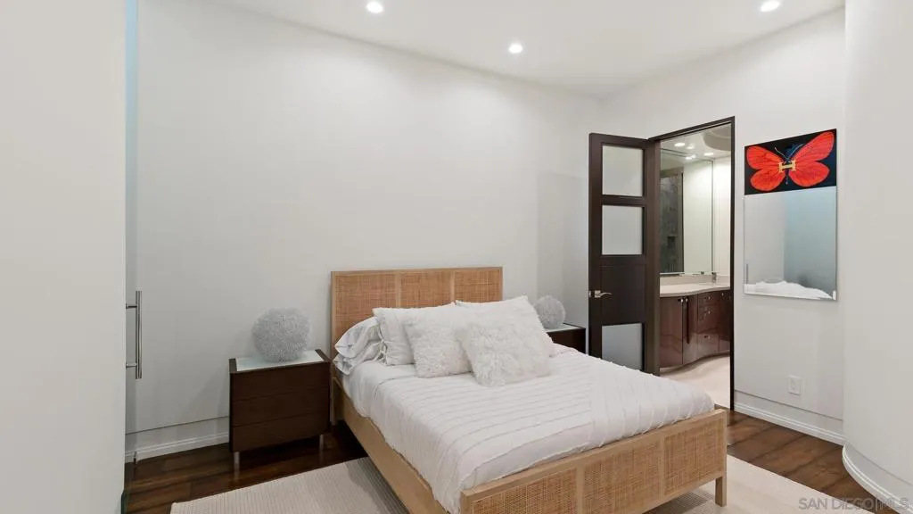 La Jolla, California 92037, United States, 5 Bedrooms Bedrooms, ,6 BathroomsBathrooms,Residential,Active,125658