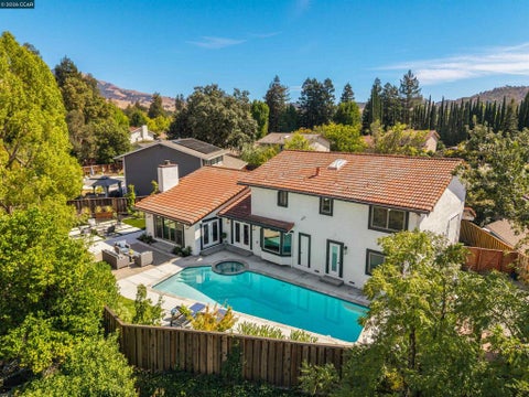 Photo of 3318 Cottingham Ct Ct, Walnut Creek, CA 94598 (MLS # 41147320)