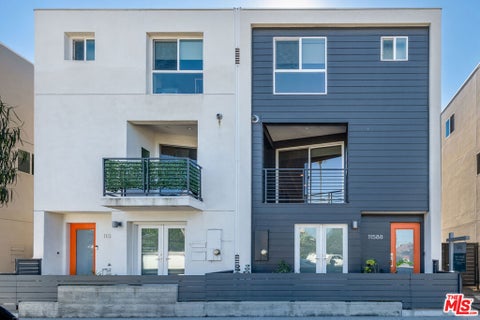 Photo of 11588 Riverside Drive, North Hollywood, CA 91602 (MLS # 26104442)