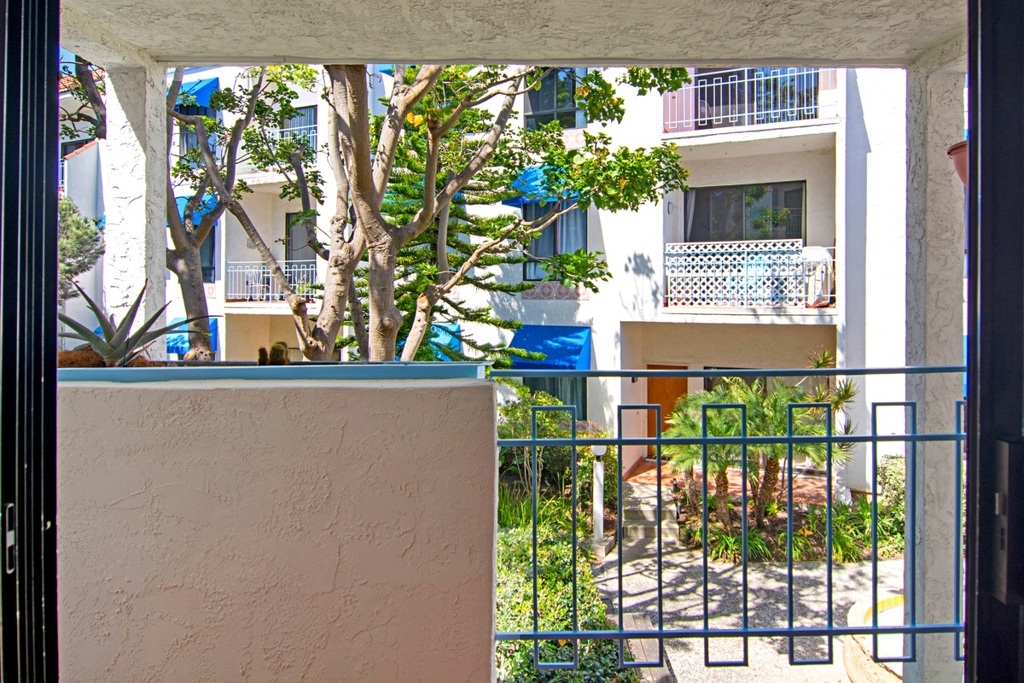 Price Range of $375,000- $395,000. Wonderful opportunity to own a lovely 2 bed condo in the Heart of UTC in Pines of la Jolla steps away from bus shuttles, shopping centers, Doyle park & elementary school, & a short drive away from La Jolla Shore. This condo is well designed w/ generous size bedrooms & a spacious living area opened to a peaceful patio overlooking beautiful trees & the community pool & spa. This condo features spacious granite counters, Laminate floors, tiles & new carpet in both bedrooms. Neighborhoods: University City Complex Features: ,,, Other Fees: 0 Sewer: Sewer Connected Topography: LL